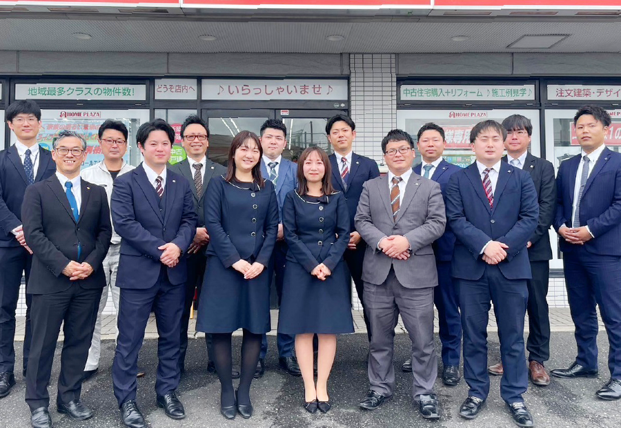 足立支店 スタッフ集合写真